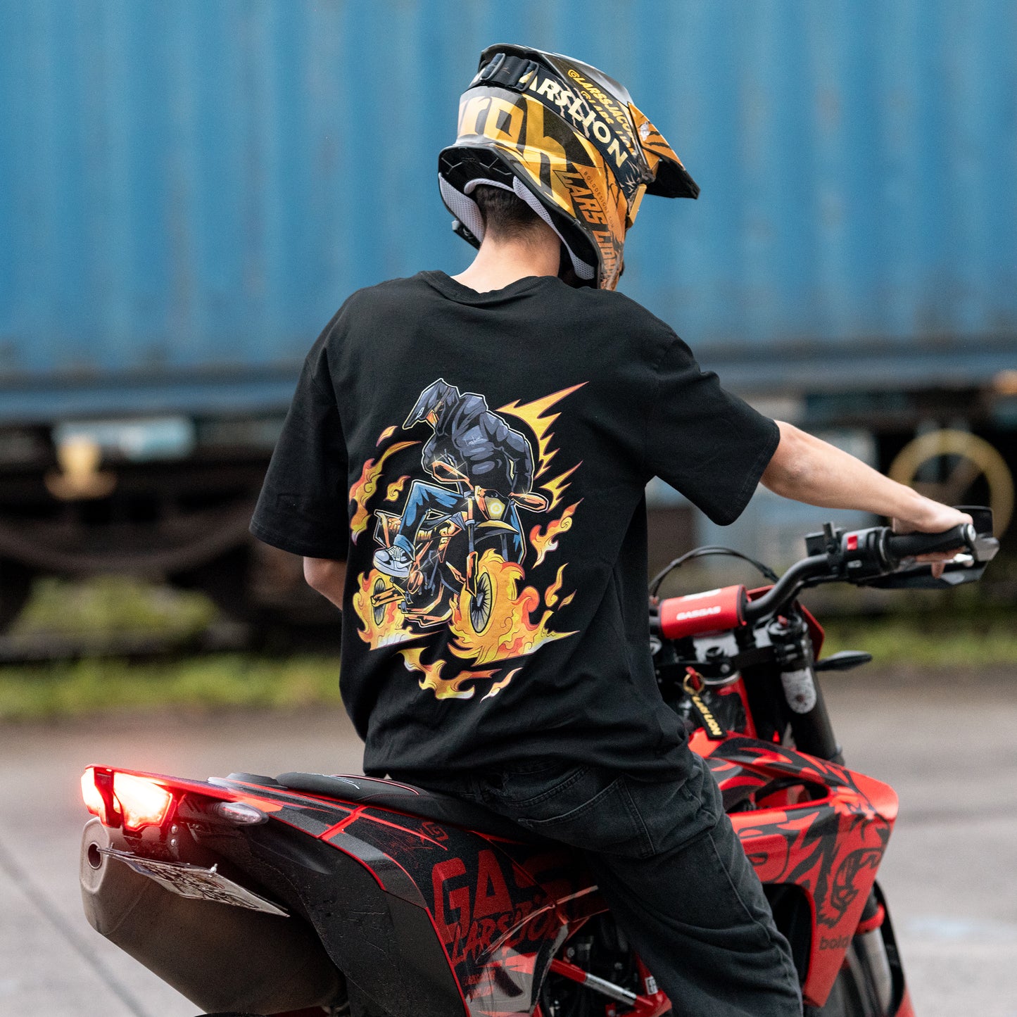 LARS LION - OVERSIZED T-SHIRTS