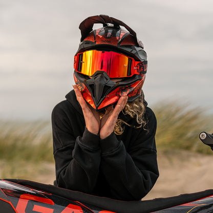 LARS LION - RED GOGGLES